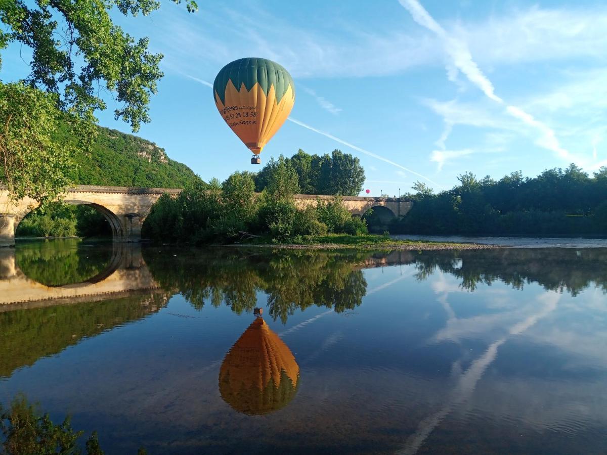 Au Pied Du Chateau - 5 A 11 Personnes - Baignade-Canoe-Piste Cyclable A 100 M Castelnaud La Chapelle Exterior photo